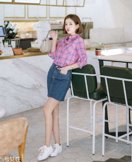 牛仔短裙搭配什么鞋？瞬間變身萌萌少女