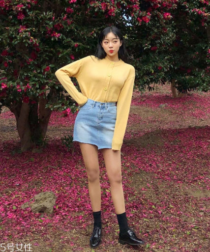 牛仔短裙搭配什么鞋？瞬間變身萌萌少女