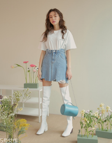 牛仔短裙搭配什么鞋？瞬間變身萌萌少女