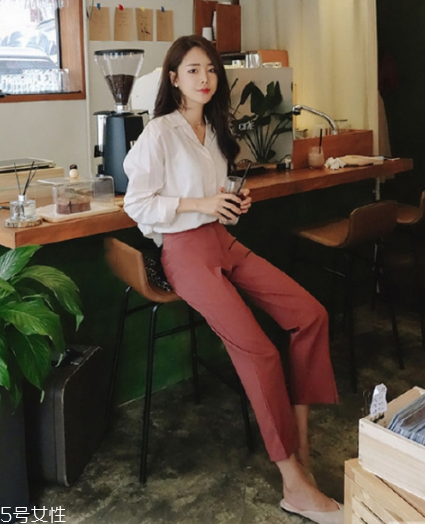 襯衫搭配什么褲子？簡(jiǎn)約時(shí)尚兩不誤