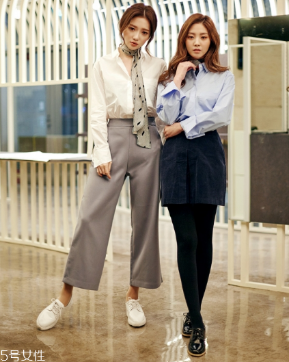 淺藍(lán)色襯衫怎么搭配？干練清新隨意切換