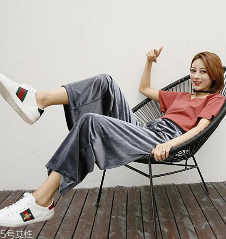 闊腿褲顯屁股大怎么辦？闊腿褲穿搭誤區(qū)