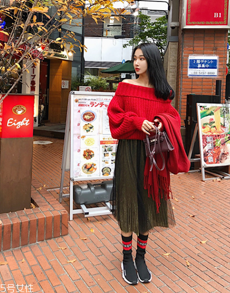 今年流行什么樣的毛衣？這三款都很有范兒