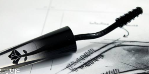 睫毛膏刷成蒼蠅腿圖片 如何避免刷成蒼蠅腿 睫毛膏刷成蒼蠅腿圖片 如何避免刷成蒼蠅腿