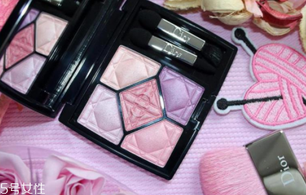 dior五色眼影盤哪個(gè)最火？櫻花珊瑚夢(mèng)幻春日氣息