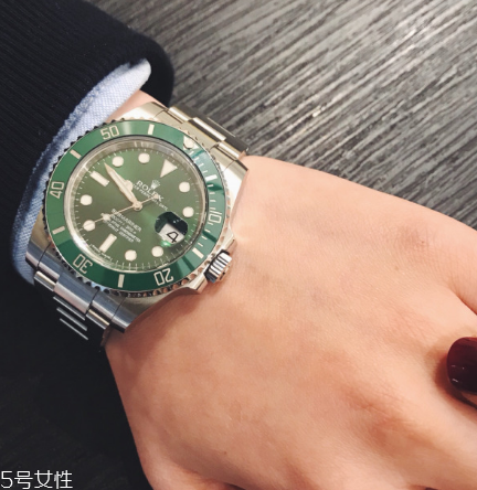 勞力士綠水鬼和黑水鬼哪個好？