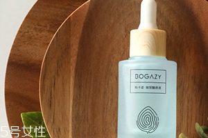 柏卡姿玻尿酸原液使用方法 會讓人上癮的小木瓶 柏卡姿玻尿酸原液使用方法 會讓人上癮的小木瓶