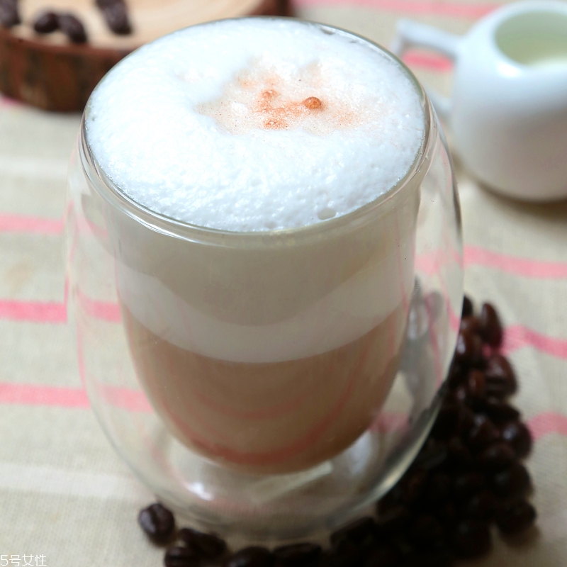 拿鐵咖啡的做法及技巧 變動比例便是卡布奇諾 拿鐵咖啡的做法及技巧 變動比例便是卡布奇諾