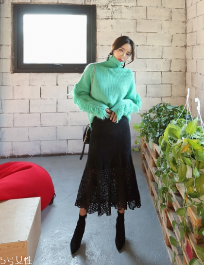 蕾絲半身裙配什么上衣好看？瞬間氣質(zhì)脫俗