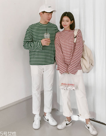 紅色條紋t恤怎么搭配？永不過時的搶眼元素