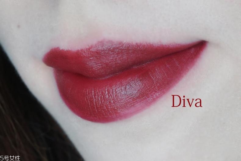 魅可迷你子彈頭試色 三支超火色號百變風格