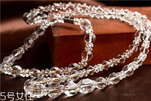 白水晶項鏈一般多少錢？色澤越通透價值越高