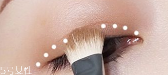 眼線刷硬了怎么回事？用后沒有及時(shí)清洗