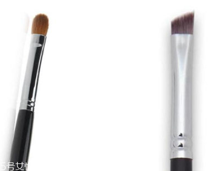 眼線刷硬了怎么回事？用后沒有及時(shí)清洗