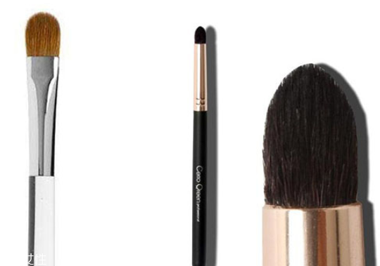 眼線刷硬了怎么回事？用后沒有及時(shí)清洗