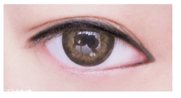 眼距太寬怎么畫眼線？眼頭尖角全描黑