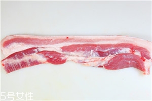新鮮豬肉怎么挑選與處理才干凈 新鮮豬肉怎么挑選與處理才干凈