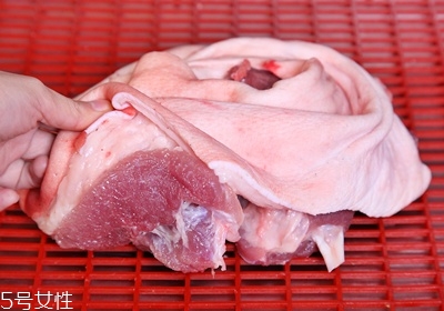 新鮮豬肉怎么挑選與處理才干凈 新鮮豬肉怎么挑選與處理才干凈