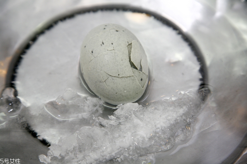 皮蛋味道怎么處理 怎么去除皮蛋的胺味道 皮蛋味道怎么處理 怎么去除皮蛋的胺味道