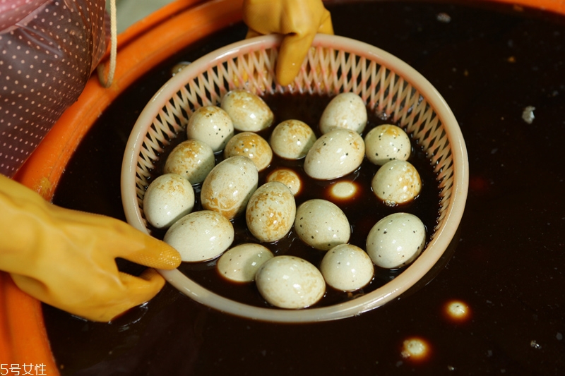 皮蛋味道怎么處理 怎么去除皮蛋的胺味道 皮蛋味道怎么處理 怎么去除皮蛋的胺味道