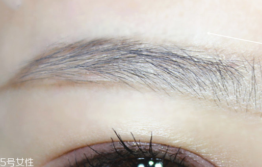 黑色眉筆怎么畫自然？淡掃眉毛輕下手