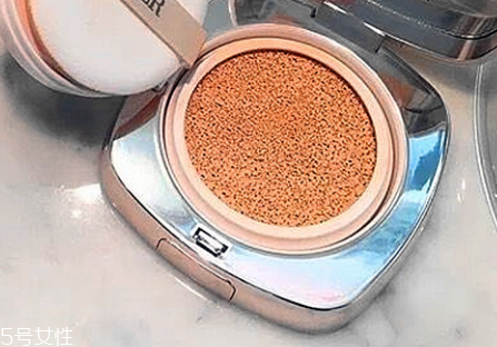 lamer新品2018奇跡煥彩氣墊粉底怎么樣？好用嗎？