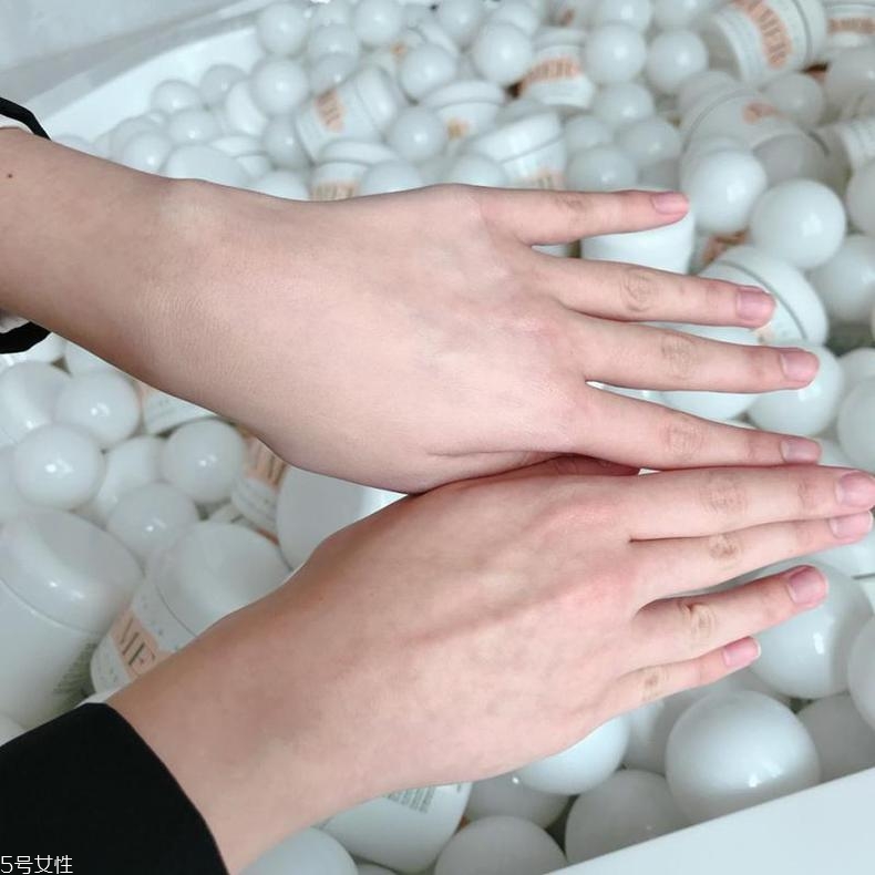 lamer新品2018奇跡煥彩氣墊粉底怎么樣？好用嗎？