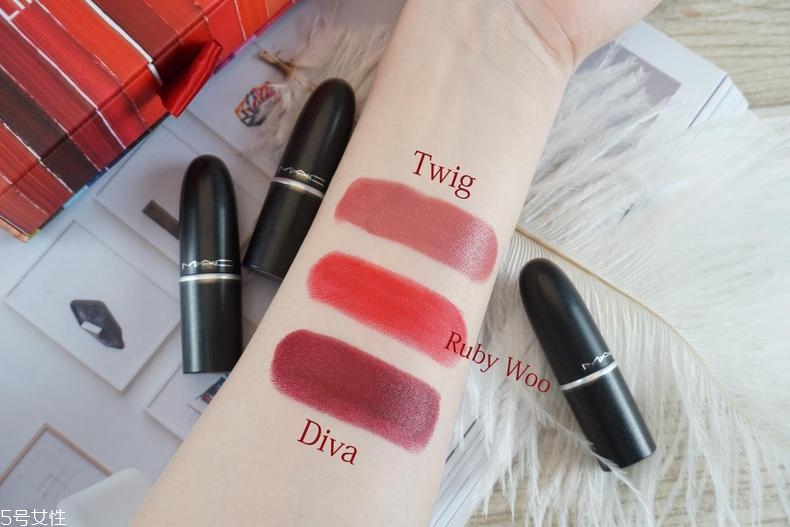 魅可迷你子彈頭試色 三支超火色號百變風格