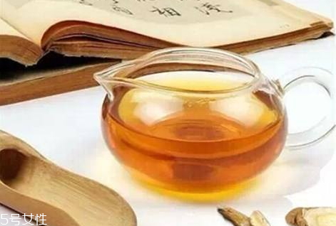 黃芪和丹參能一起泡水喝嗎 黃芪和丹參能一起泡水喝嗎