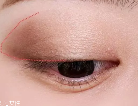 大地色眼影配什么顏色口紅？豆沙色超有氣質(zhì)