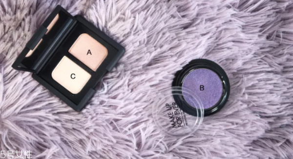 紫色眼影配什么口紅？配少女粉堪稱完美