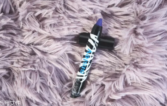 紫色眼影配什么口紅？配少女粉堪稱完美