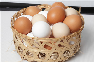 雞蛋里有血能吃嗎 雞蛋里有血絲是怎么回事 雞蛋里有血能吃嗎 雞蛋里有血絲是怎么回事