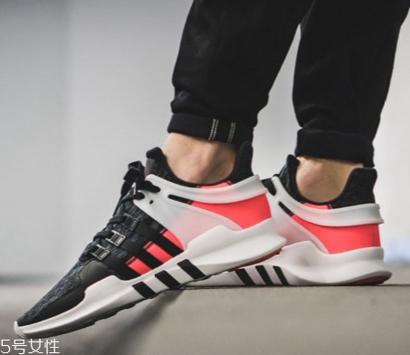 春天運動穿什么衣服？這些單品讓你更拉風(fēng)