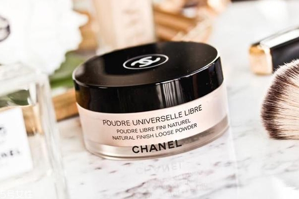 香奈兒蜜粉10和20號(hào)哪個(gè)好？哪個(gè)色號(hào)適合黃皮？