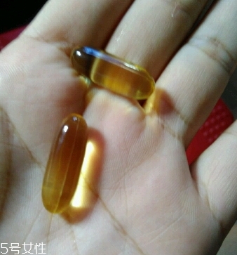 gnc魚油一天吃幾粒？gnc魚油飯前還是飯后吃