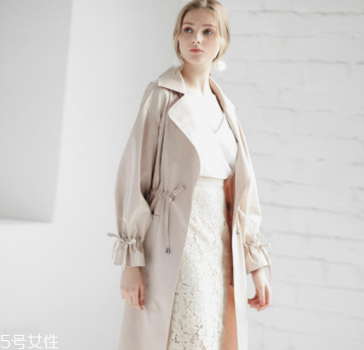 如何挑選風(fēng)衣？這些款式穿10年不過時(shí)