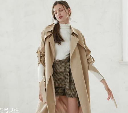 如何挑選風(fēng)衣？這些款式穿10年不過時(shí)