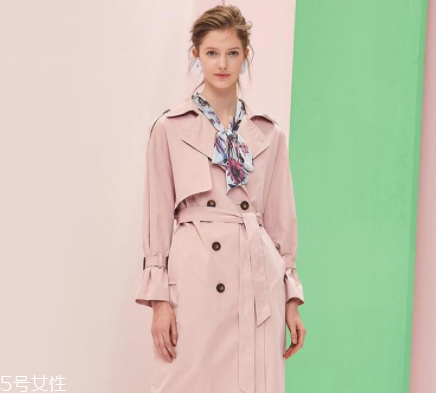 如何挑選風(fēng)衣？這些款式穿10年不過時(shí)