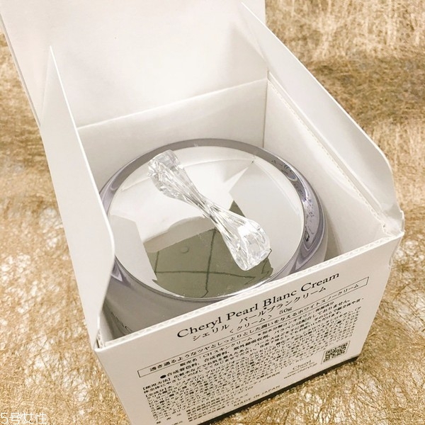 珍珠膏會(huì)堵塞毛孔嗎 正確使用不會(huì)堵塞 珍珠膏會(huì)堵塞毛孔嗎 正確使用不會(huì)堵塞