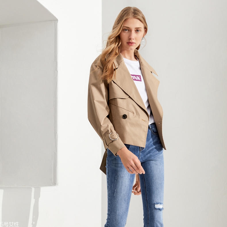 如何挑選風(fēng)衣？這些款式穿10年不過時(shí)