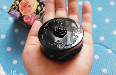 珍珠膏會(huì)堵塞毛孔嗎 正確使用不會(huì)堵塞 珍珠膏會(huì)堵塞毛孔嗎 正確使用不會(huì)堵塞