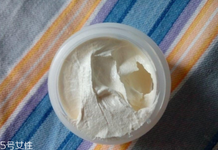 珍珠膏會(huì)堵塞毛孔嗎 正確使用不會(huì)堵塞 珍珠膏會(huì)堵塞毛孔嗎 正確使用不會(huì)堵塞