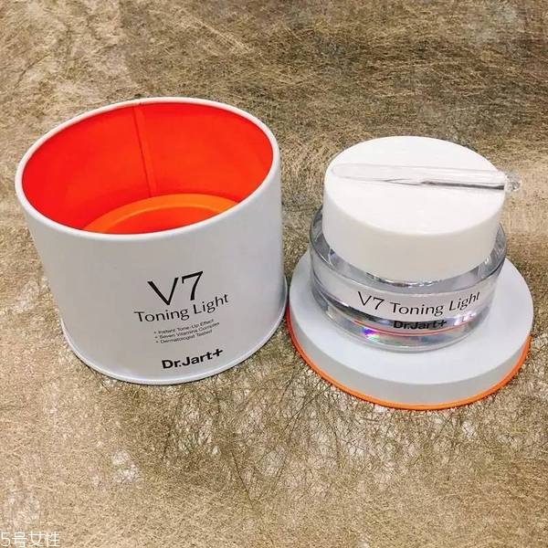 珍珠膏會(huì)堵塞毛孔嗎 正確使用不會(huì)堵塞 珍珠膏會(huì)堵塞毛孔嗎 正確使用不會(huì)堵塞