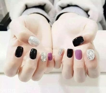 紅色跳色美甲圖片大全 熱辣氣質(zhì)范的跳色美甲 紅色跳色美甲圖片大全 熱辣氣質(zhì)范的跳色美甲