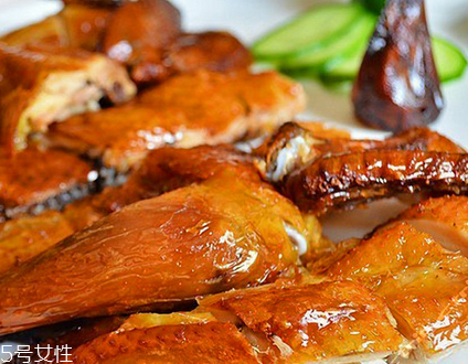 孕婦能吃燒雞嗎？適量吃是可以的