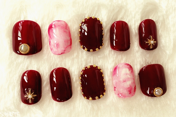 紅色跳色美甲圖片大全 熱辣氣質(zhì)范的跳色美甲 紅色跳色美甲圖片大全 熱辣氣質(zhì)范的跳色美甲