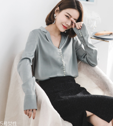 襯衫皺了沒(méi)熨斗怎么辦？教你幾個(gè)絕招