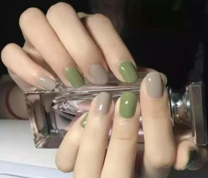 紅色跳色美甲圖片大全 熱辣氣質(zhì)范的跳色美甲 紅色跳色美甲圖片大全 熱辣氣質(zhì)范的跳色美甲