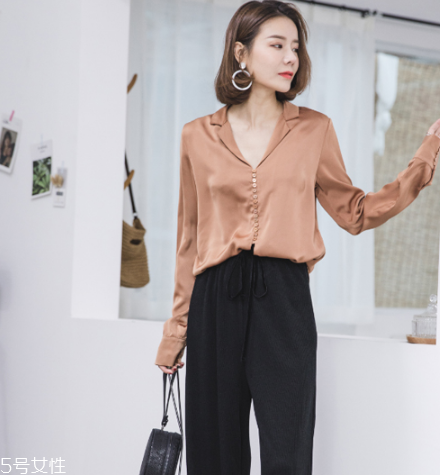 襯衫粘毛是質(zhì)量問題嗎？襯衫粘毛這樣解決